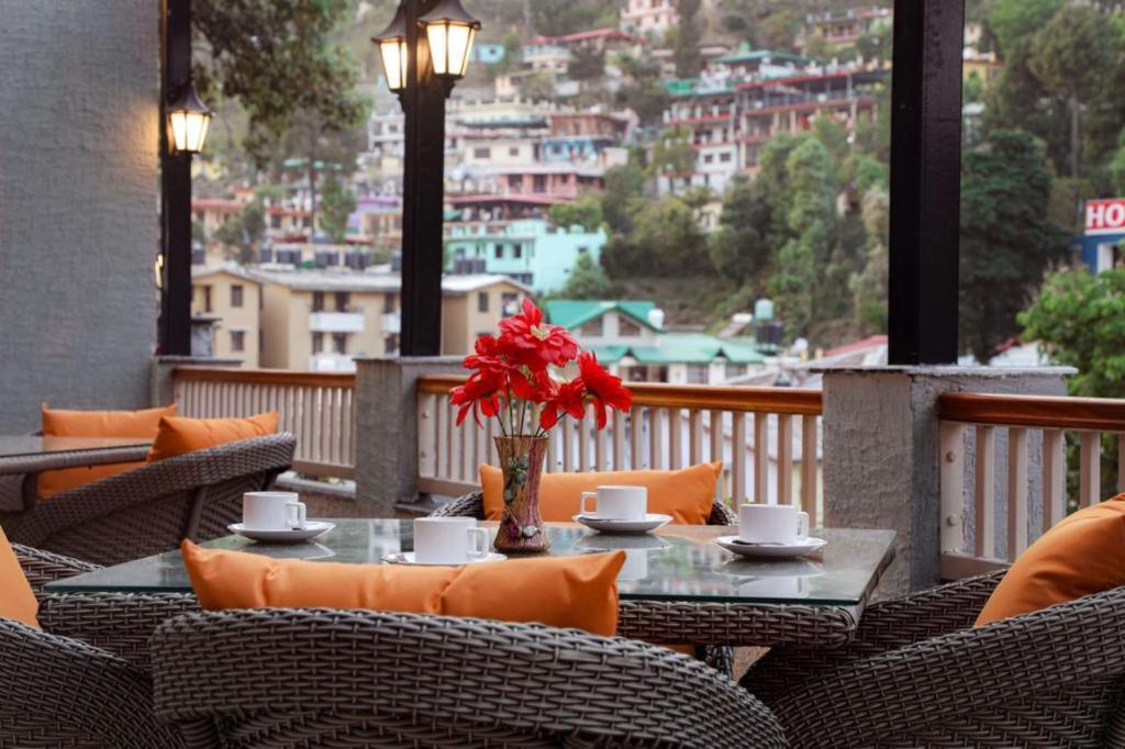 Vinsober Monal Hotel Nainital Eksteriør billede